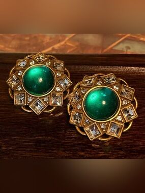 Vintage Gold-Tone Earrings with Emerald Green Cabochons and Clear Stones
